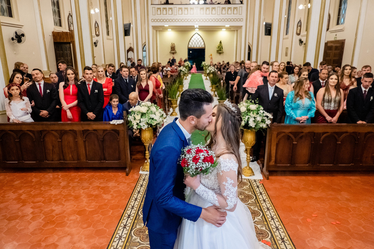 casamento Santuário Beijo dos noivos