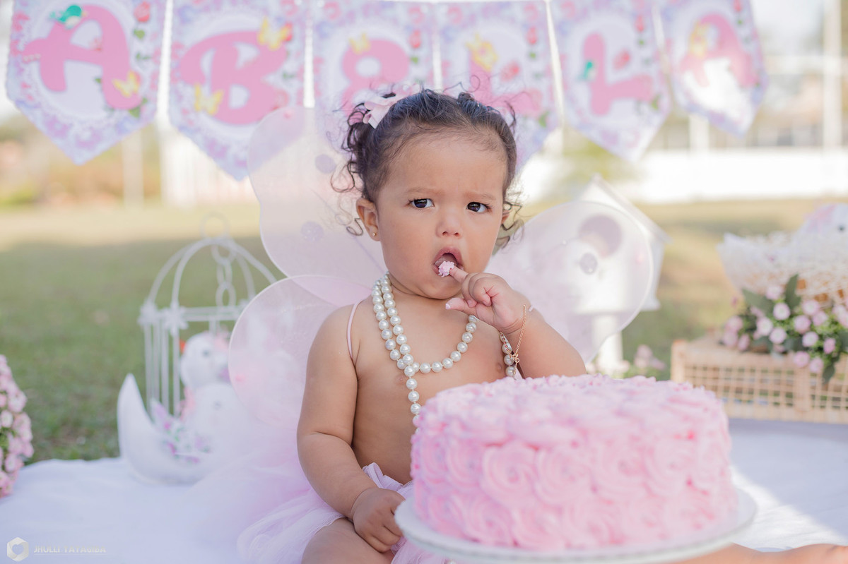 smash the cake-cake smash-belo horizonte-fotografia de criança-fotografia infantil-foto de criança-fotografo bh-fotografo de família-destruindo o bolo