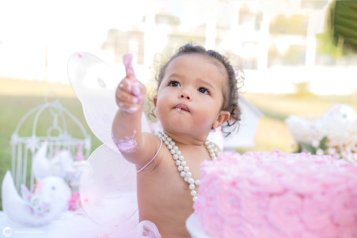 smash the cake-cake smash-belo horizonte-fotografia de criança-fotografia infantil-foto de criança-fotografo bh-fotografo de família-destruindo o bolo