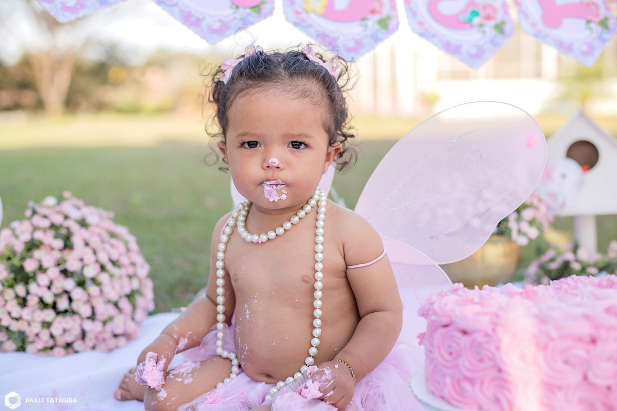 smash the cake-cake smash-belo horizonte-fotografia de criança-fotografia infantil-foto de criança-fotografo bh-fotografo de família-destruindo o bolo