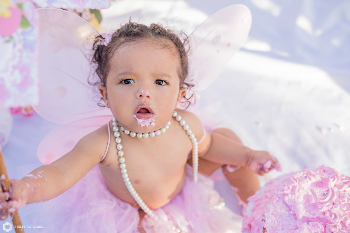 smash the cake-cake smash-belo horizonte-fotografia de criança-fotografia infantil-foto de criança-fotografo bh-fotografo de família-destruindo o bolo