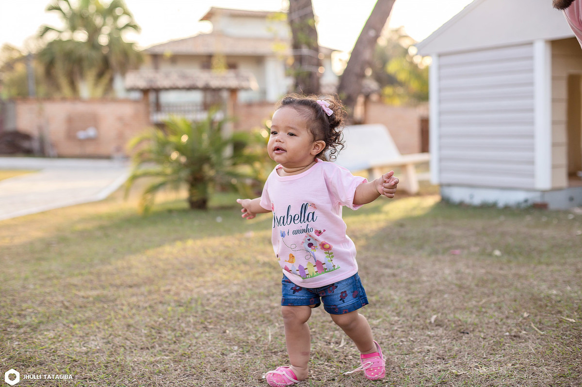 smash the cake-cake smash-belo horizonte-fotografia de criança-fotografia infantil-foto de criança-fotografo bh-fotografo de família-destruindo o bolo