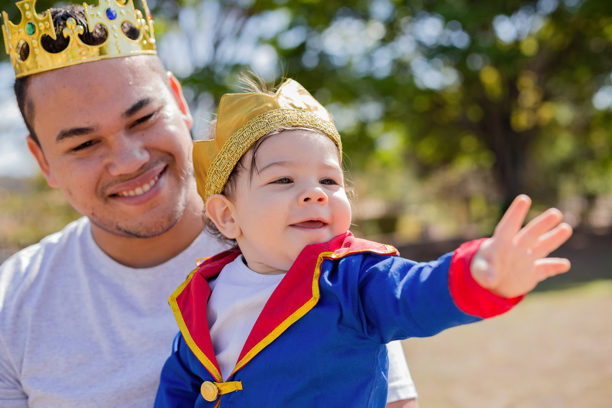 smashthecake-cakesmash-ensaioinfanti-ensaiomenino-ensaio1ano-festainfantil-festamenino-ensaioinfantilbh-fotografainfantilbh-fotograforibeiraodasneves-jhullitatagibafotografia-pequenoprincipe