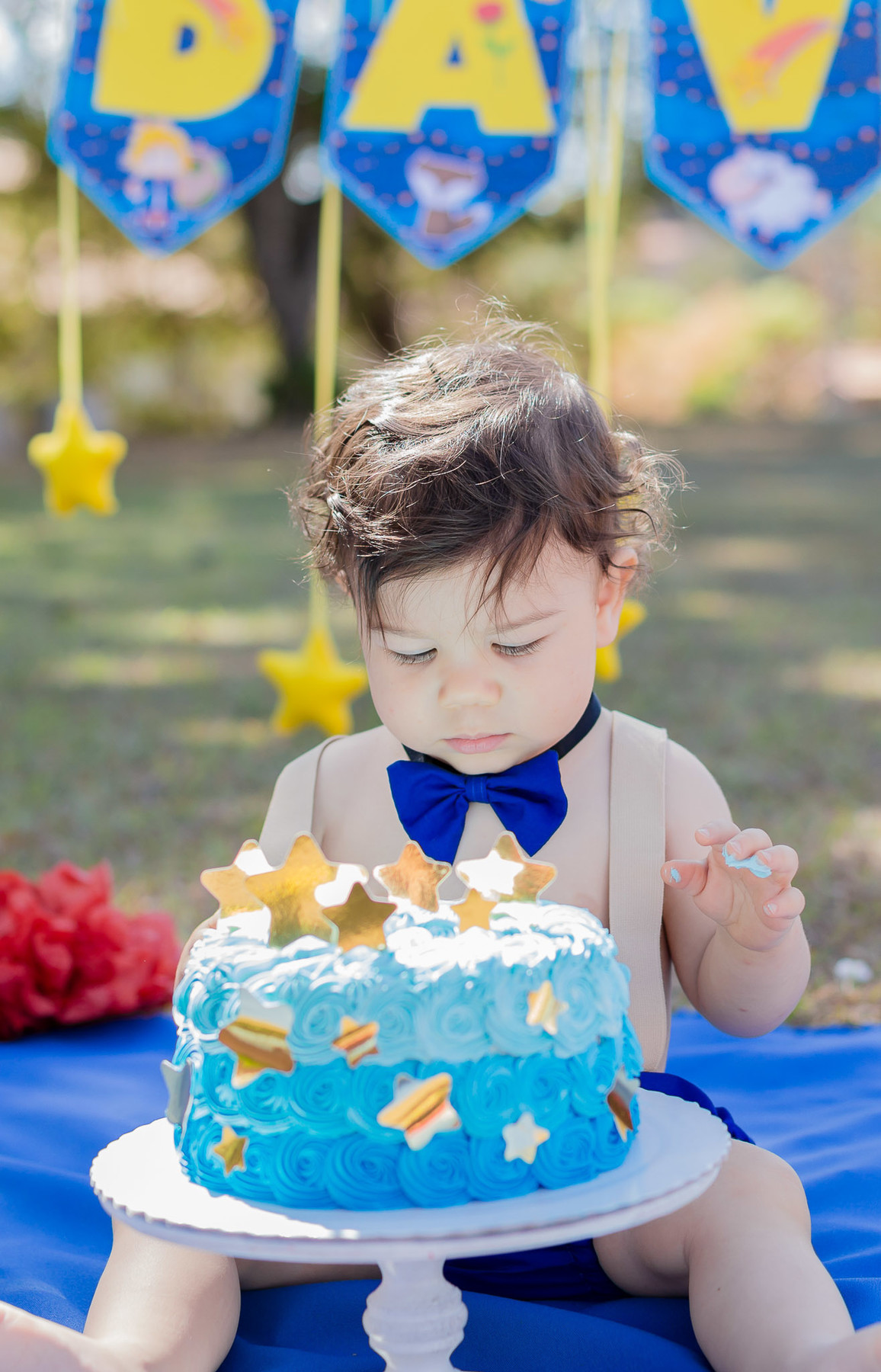 smashthecake-cakesmash-ensaioinfanti-ensaiomenino-ensaio1ano-festainfantil-festamenino-ensaioinfantilbh-fotografainfantilbh-fotograforibeiraodasneves-jhullitatagibafotografia-pequenoprincipe