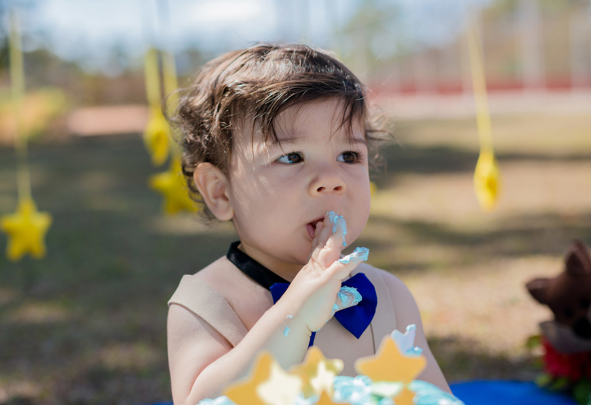 smashthecake-cakesmash-ensaioinfanti-ensaiomenino-ensaio1ano-festainfantil-festamenino-ensaioinfantilbh-fotografainfantilbh-fotograforibeiraodasneves-jhullitatagibafotografia-pequenoprincipe