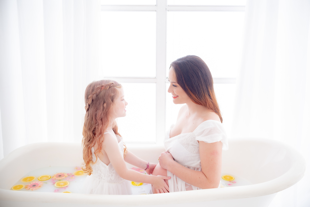 banho de leite gestante ensaio clean Indaiatuba Limeira sp Photoboutique HISTÓRIAS E memórias Fotógrafa Dammarys Dias