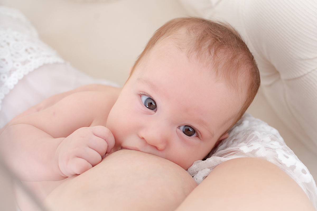 ensaio amamentação  em estúdio  Limeira SP Photoboutique Histórias e memórias
