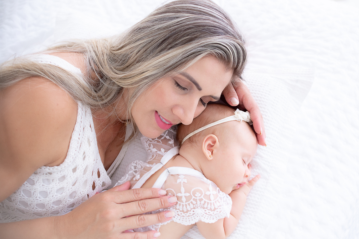 Acompanhamento do bebê em estúdio Limeira SP clean Photoboutique Histórias e Memórias