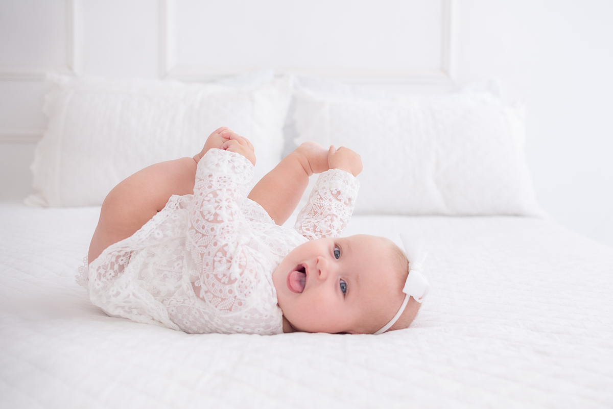 Acompanhamento do bebê em estúdio Limeira SP clean Photoboutique Histórias e Memórias