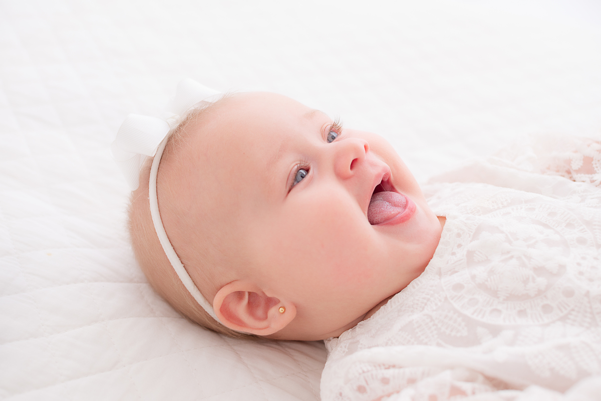 Acompanhamento do bebê em estúdio Limeira SP clean Photoboutique Histórias e Memórias