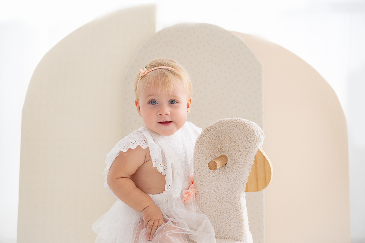 Ensaio de 1 ano do bebê em estúdio Limeira SP clean Photoboutique Histórias e Memórias