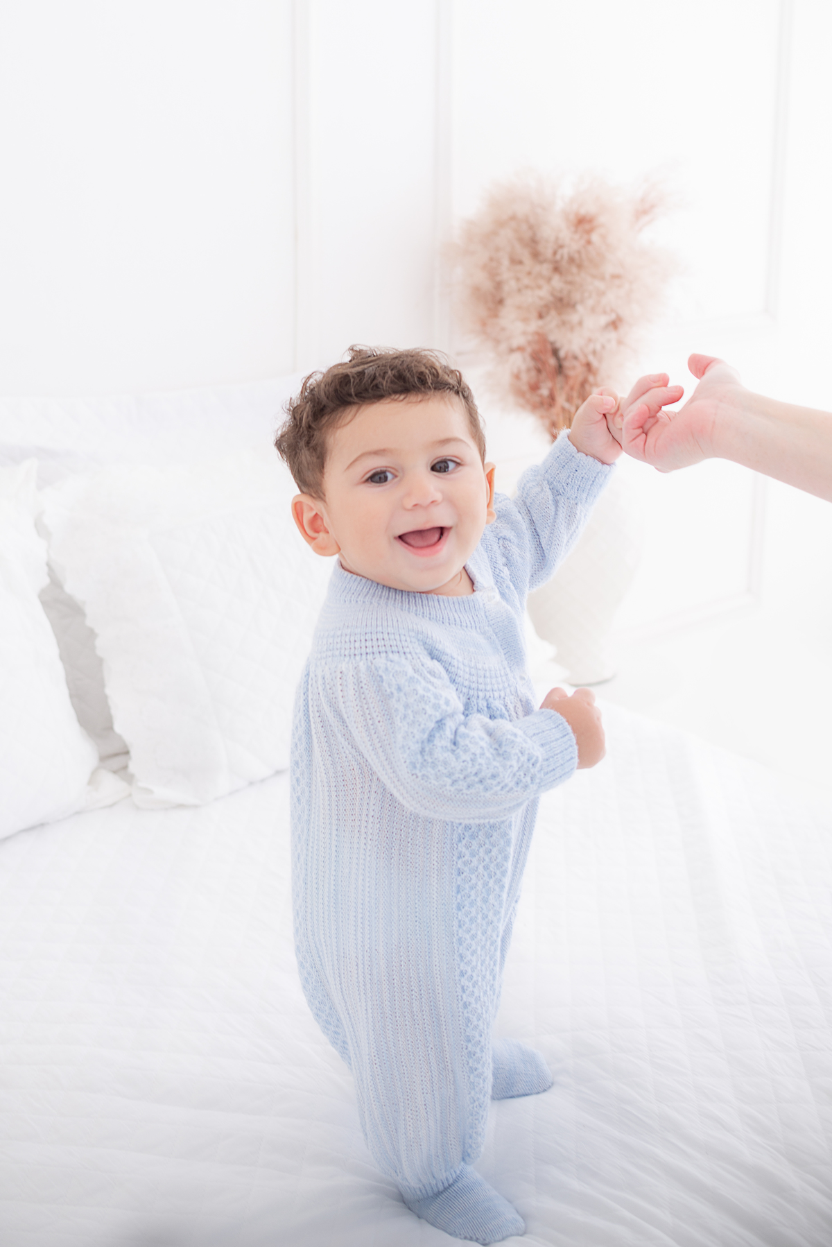 Acompanhamento do bebê em estúdio clean Limeira SP fotógrafa Dammarys Dias 