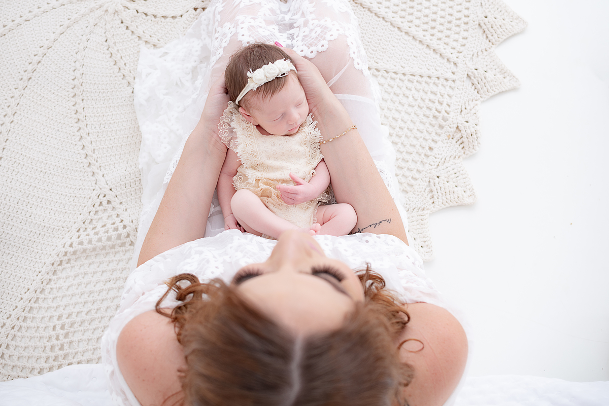 Ensaio newborn Limeira SP Estúdio Photoboutique Histórias e memórias Fotógrafa Dammarys DIAS