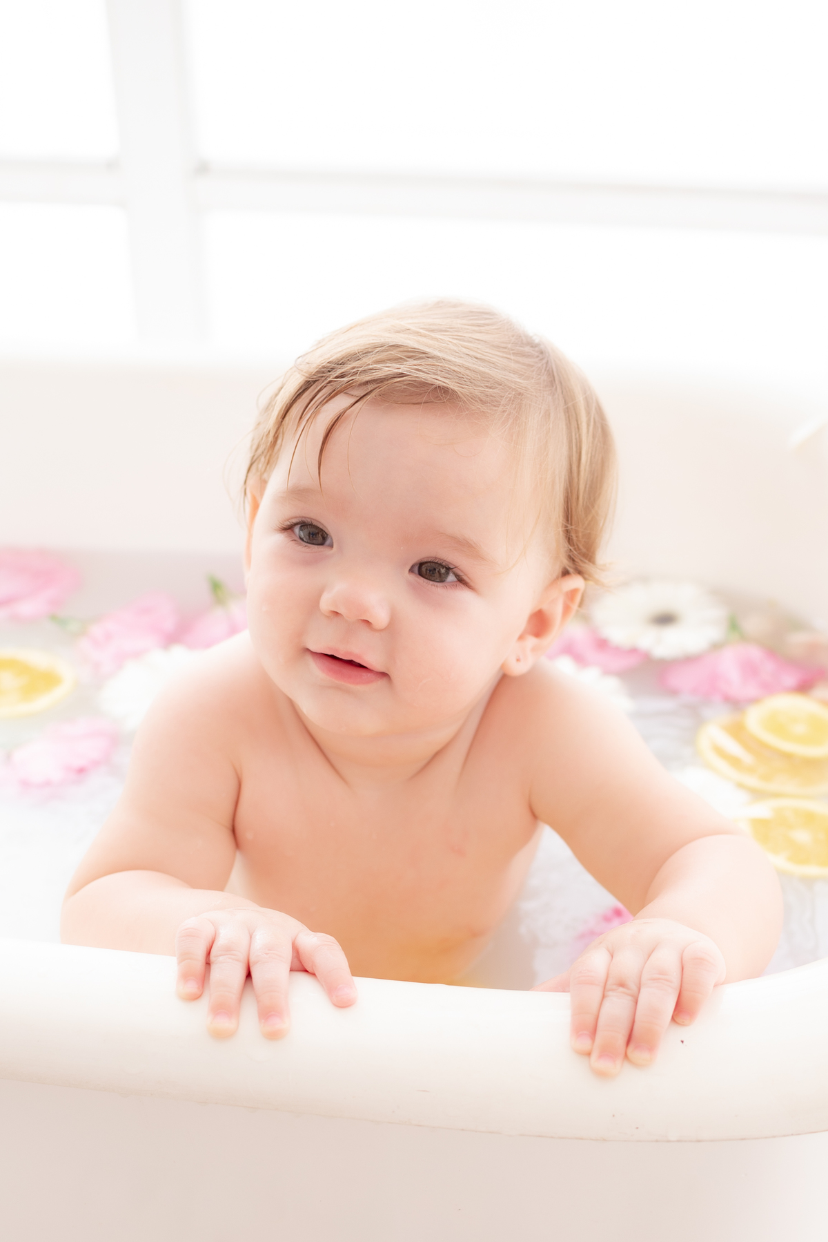 Ensaio na banheira  banho de leite bebê sessão SPA estúdio Photoboutique Histórias e Memórias  Limeira SP
fotógrafa Dammarys Dias