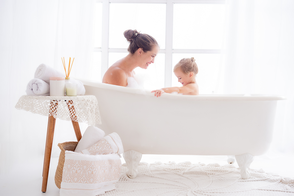 Ensaio na banheira mãe e filha sessão SPA estúdio Photoboutique Histórias e Memórias  Limeira SP
fotógrafa Dammarys Dias