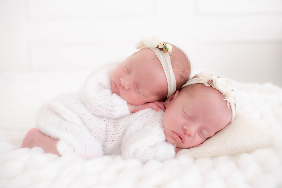 Ensaio newborn gêmeos Limeira SP Photoboutique Histórias e memórias Estúdio Fotográfico Fotografa Dammarys Dias