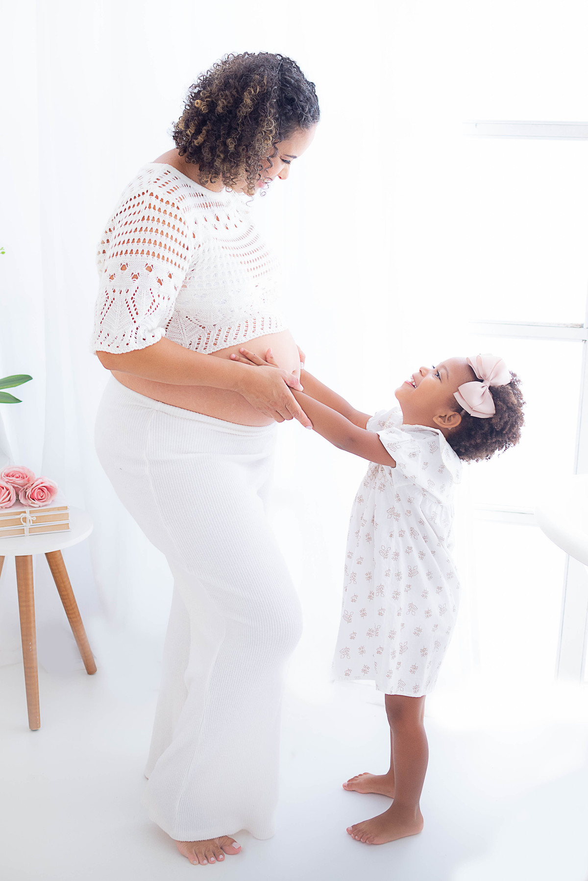 Ensaio gestante estúdio fotográfico Limeira Fotografia clean Photoboutique Histórias e Memórias Fotógrafa Dammarys Dias 