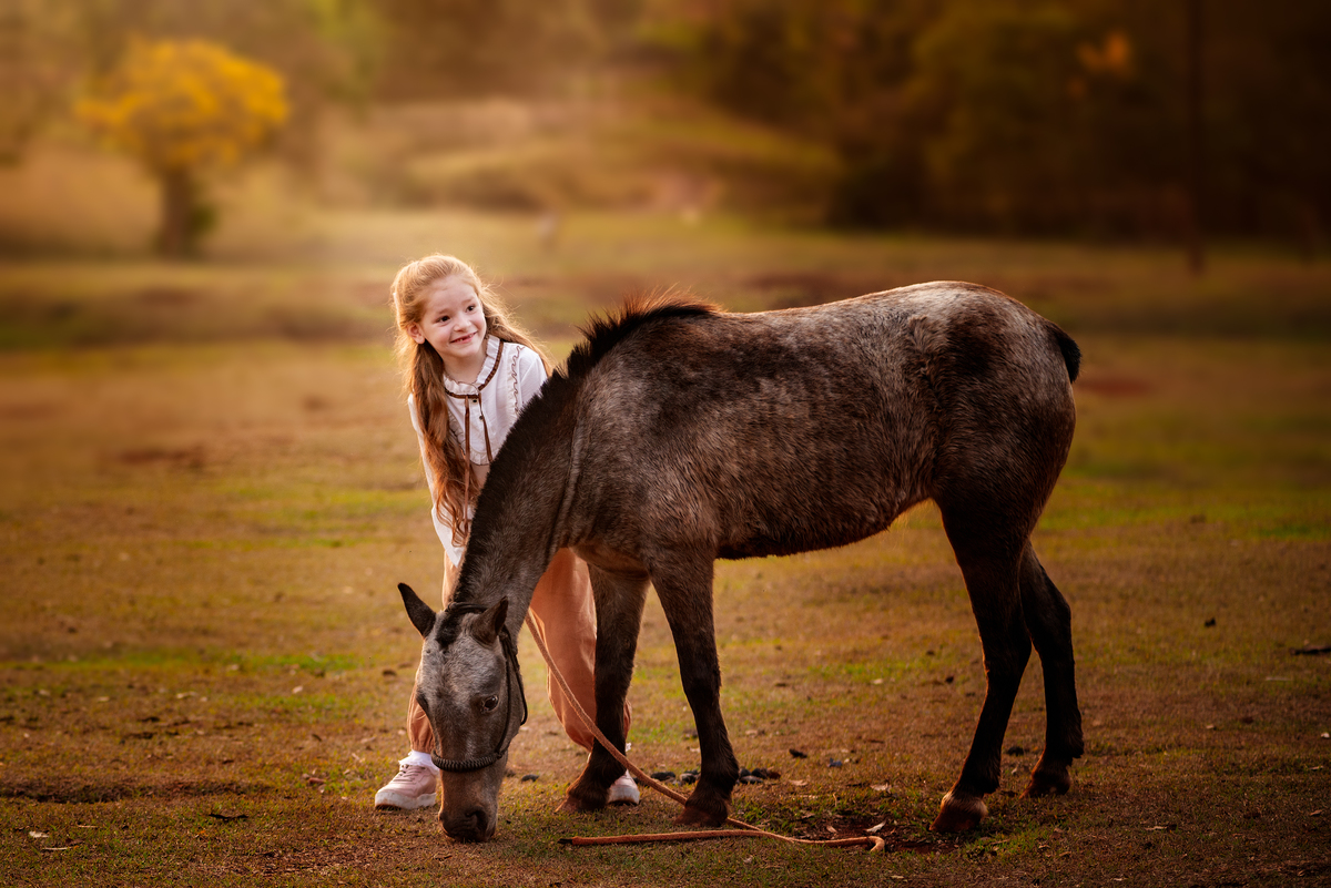 Criança com cavalos Ensaio Fineart fotos crianças na natureza fotografia artística foto na fazendinha Limeira Araras