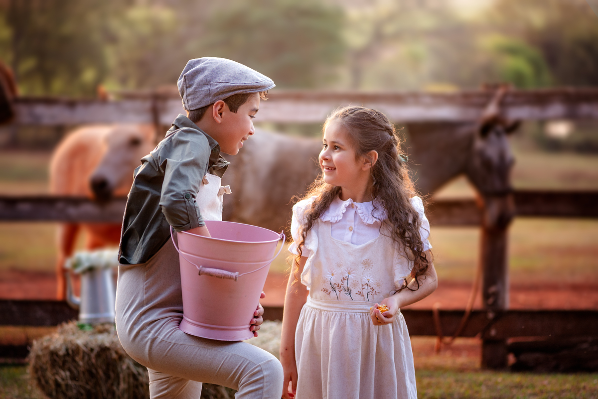 Ensaio Fineart fotos crianças na natureza fotografia artística foto na fazendinha Limeira Araras 
