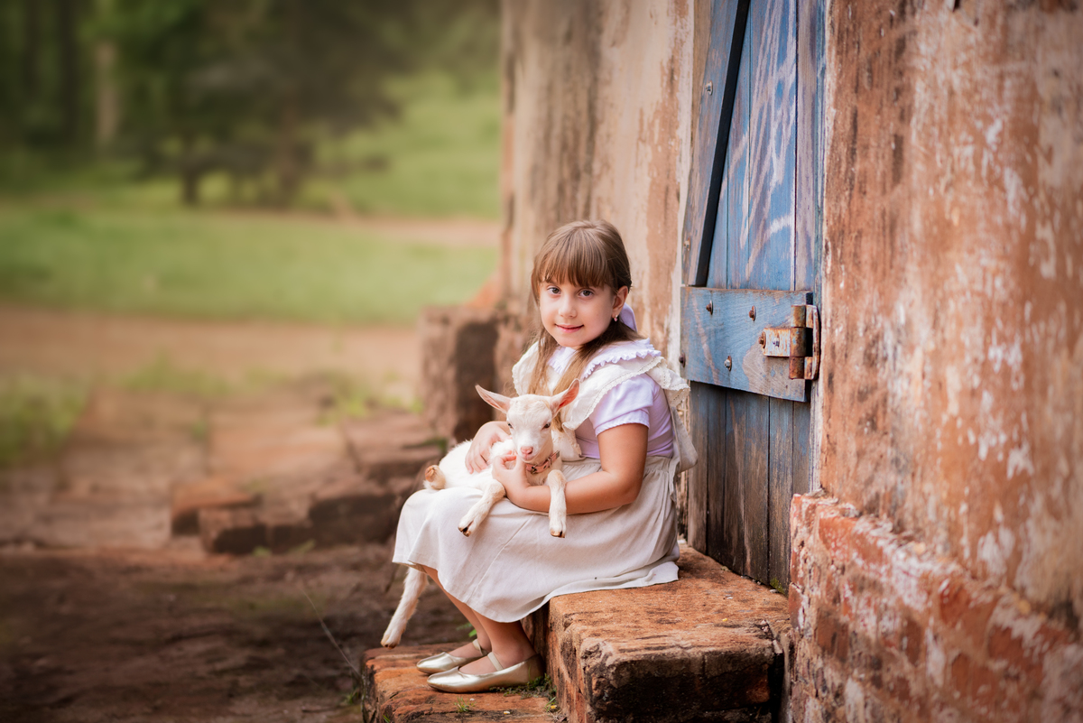 Ensaio Fineart fotos crianças na natureza fotografia artística foto na fazendinha Limeira Araras 
