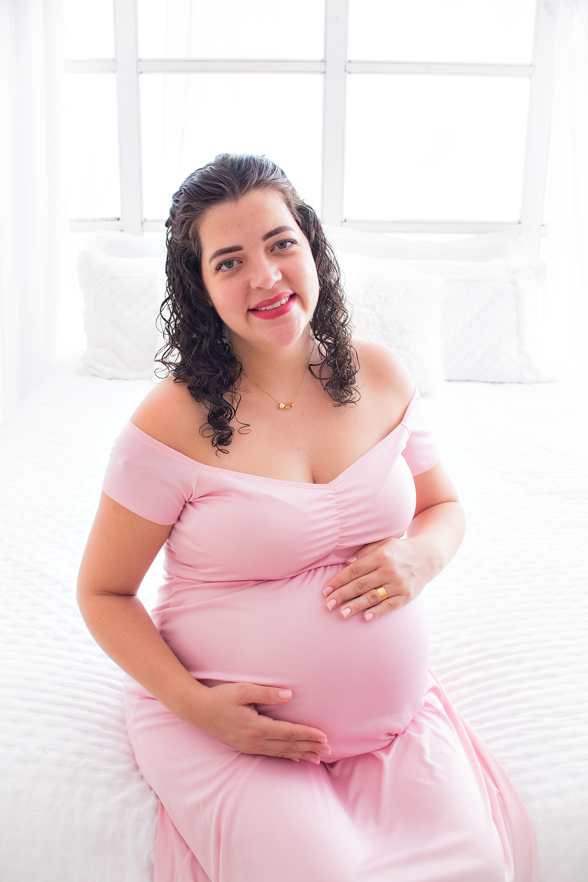 Ensaio gestante em Limeira
estúdio clean cenário branco foto minimalista fotógrafa Dammarys Dias Photoboutique Histórias e Memórias