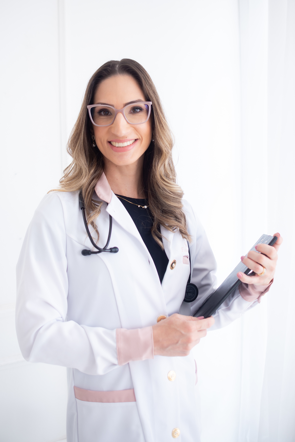 Ensaio de marca pessoal fotos corporativas estúdio clean em Limeira