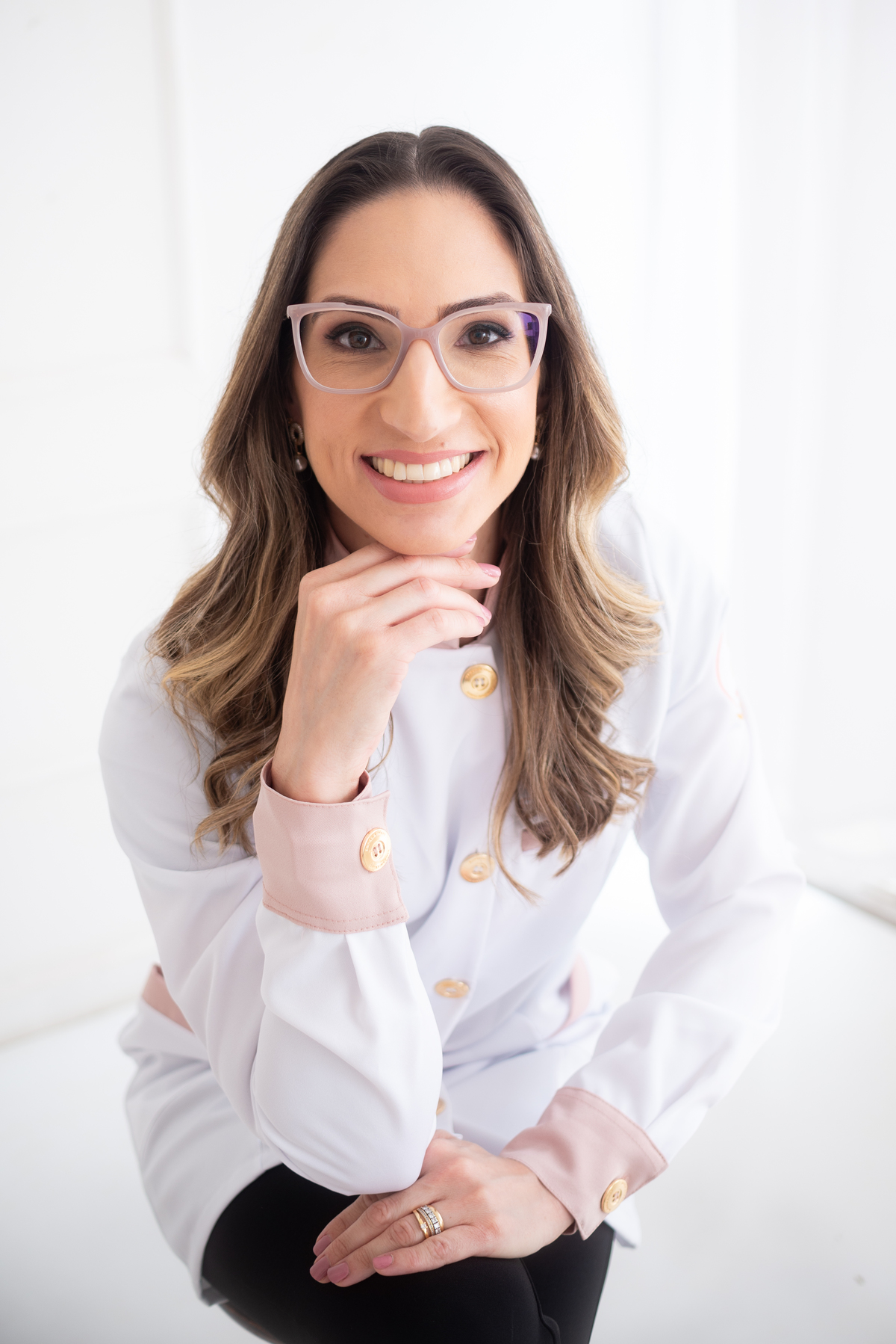 Ensaio de marca pessoal fotos corporativas estúdio clean em Limeira