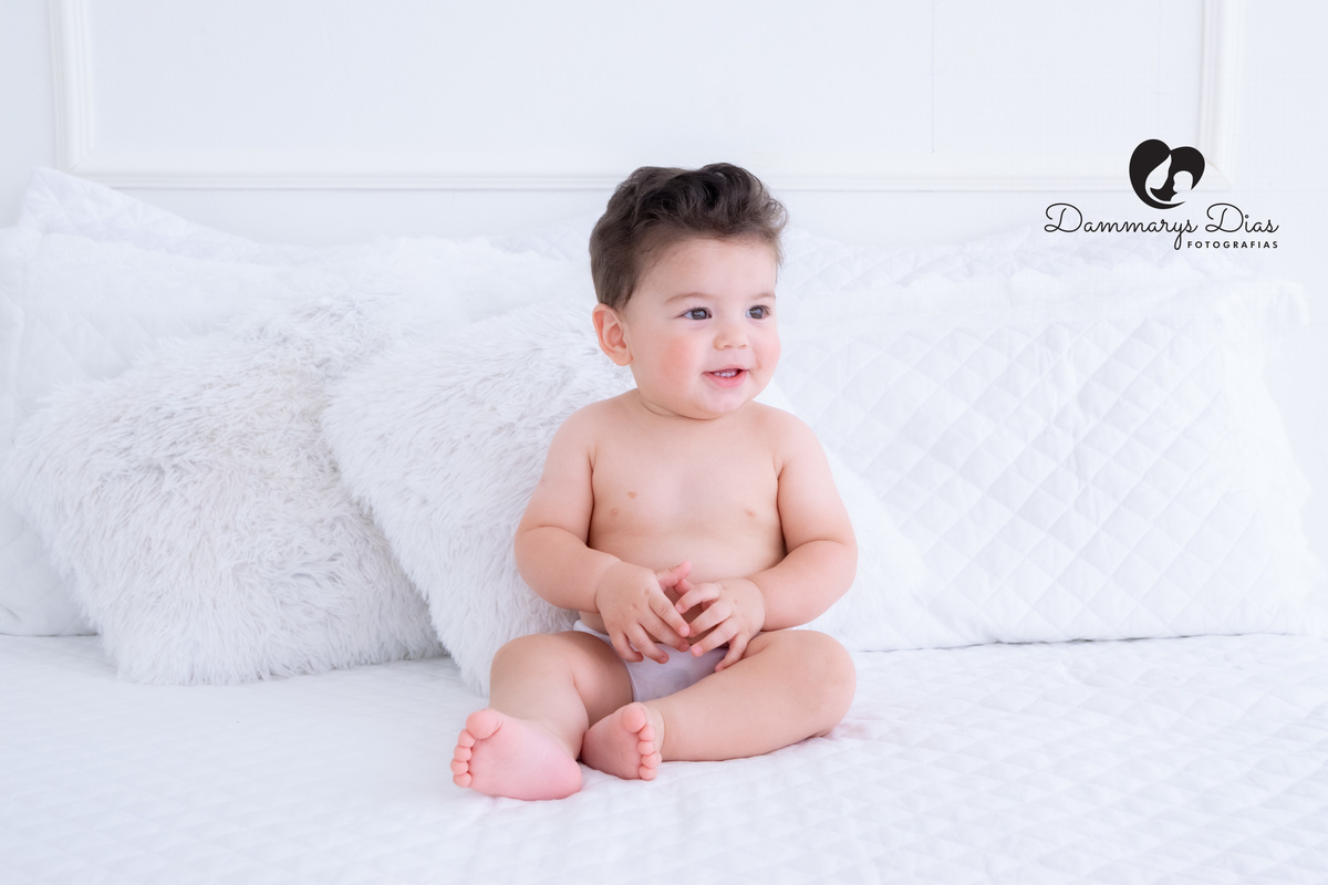 ensaio bebe pelado na cama estúdio Dammarys Dias Fotografias Limeira SP