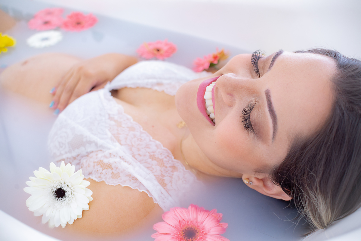 banho de leite ensaio gestante estúdio Histórias e Memórias Limeira SP