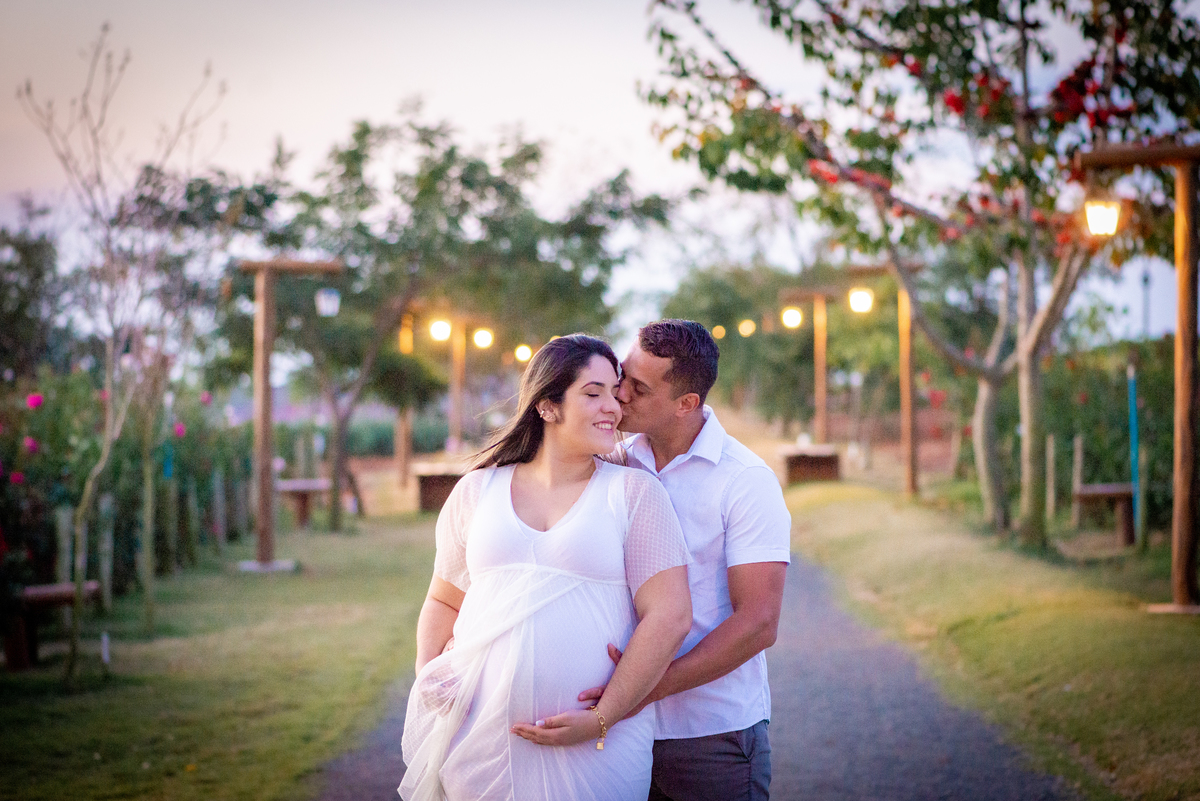 Ensaio gestante campos de flores Holambra Dammarys Dias Fotografias Limeira SP Estudio Histórias e Memórias