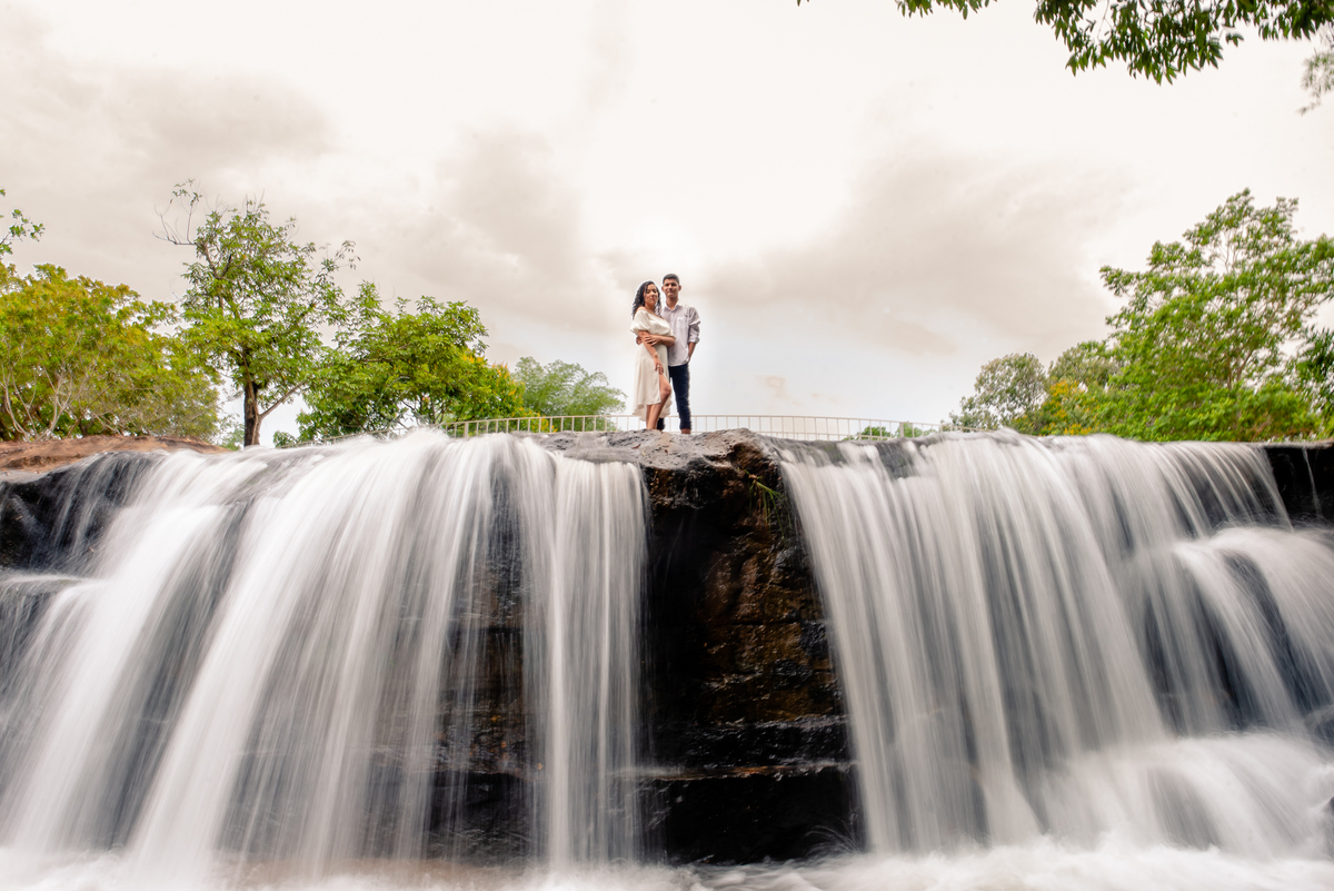 pre wedding do casal Evelyn e Lucas, fotografo Sergio Simoes, ensaio fotografico de casal no paraiso das aguas em rondonopolis