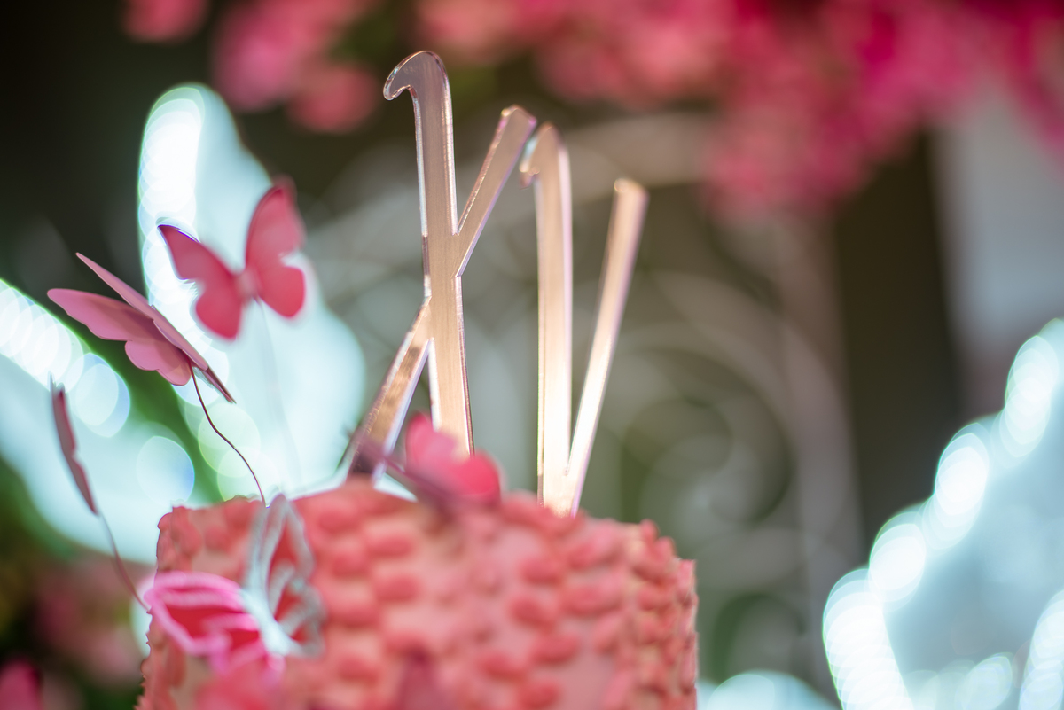 Arranjos florais da decoração da festa de 15 anos realizada em Rondonópolis – MT.

