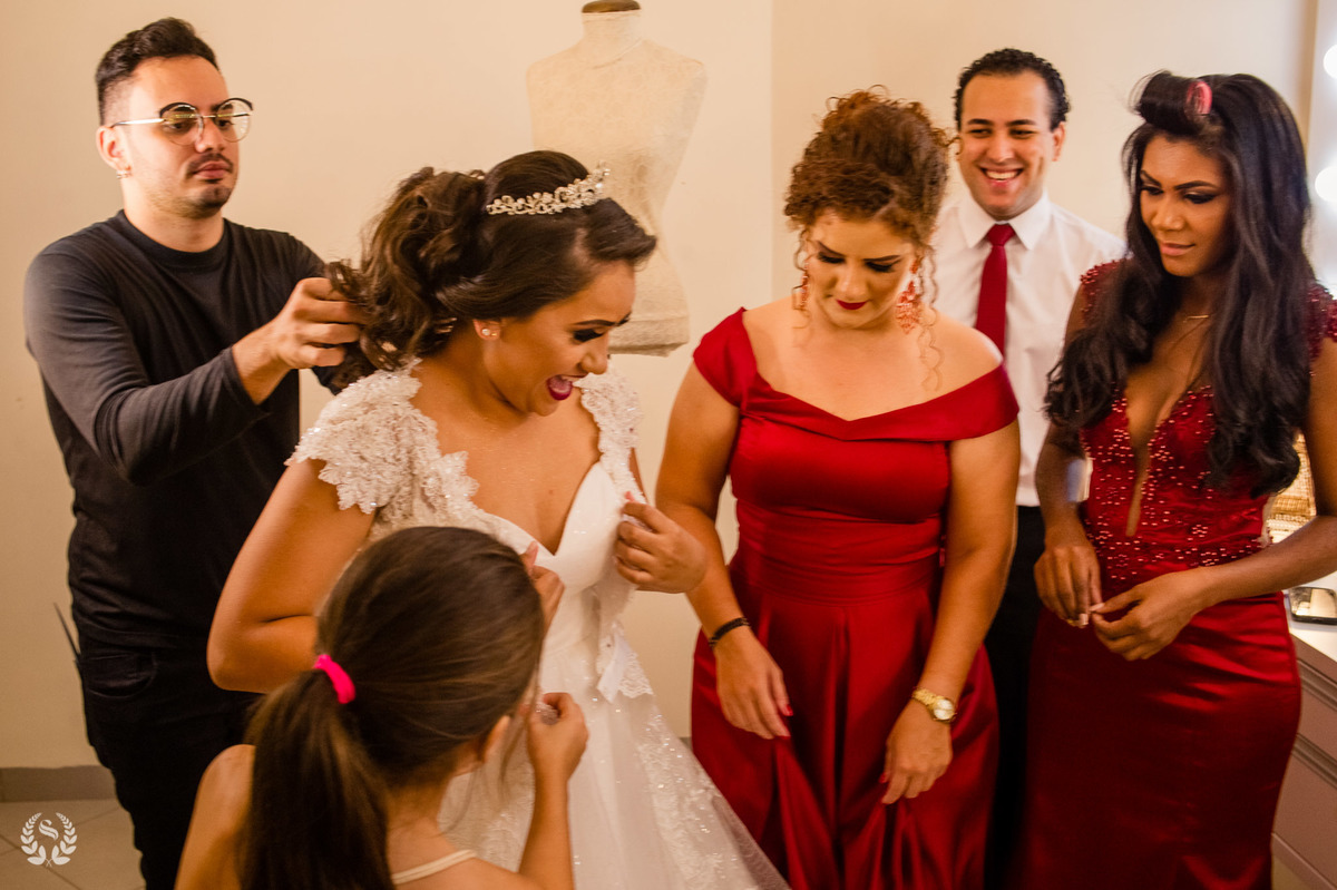 vestindo o vestido