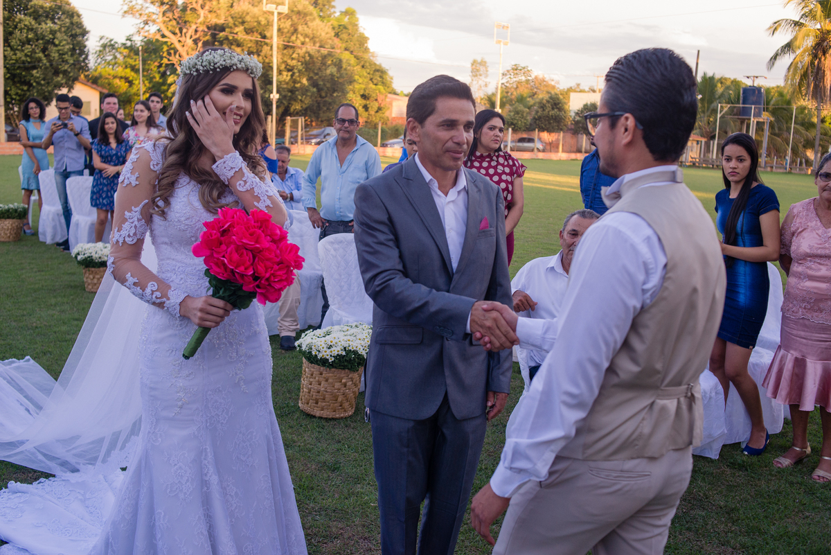 Noivos recebendo os comprimentos