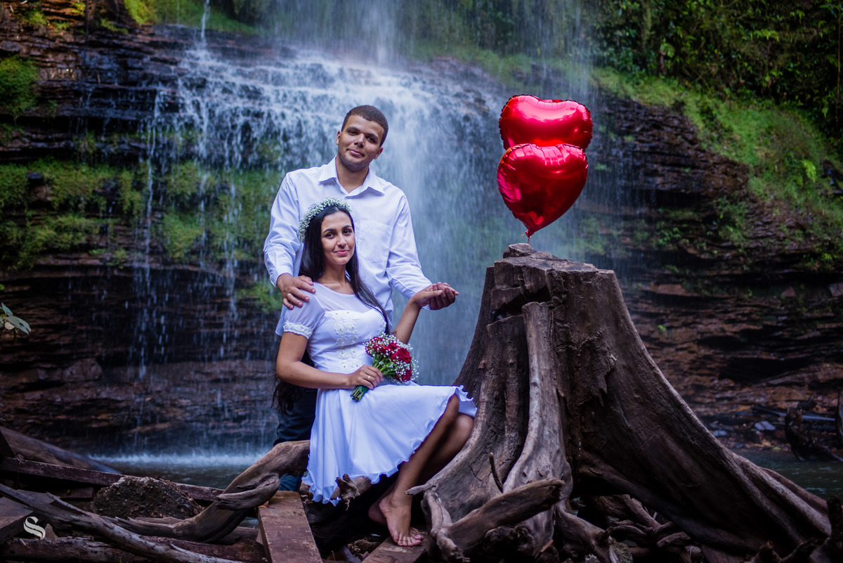 a cachoeira da mulata em Jaciara foi testemunha do amor desses lindos