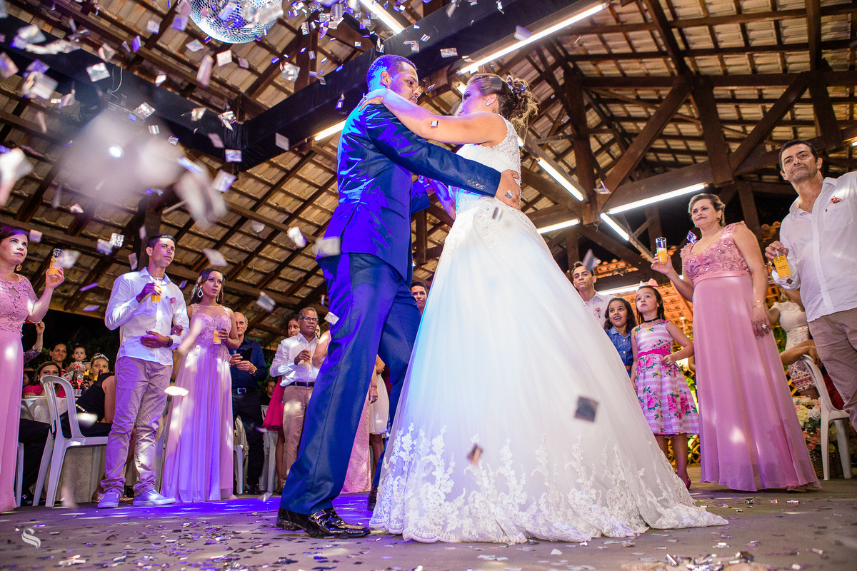 Mas amor, pra que final feliz? Do que eu sinto por você, eu só quero o feliz, porque do final.. Eu não quero nem saber!