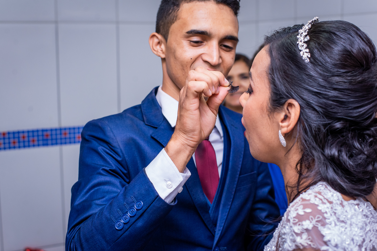 Quando duas pessoas realmente se gostam, elas sempre darão um jeito de dar certo. Não importa o quão difícil seja.