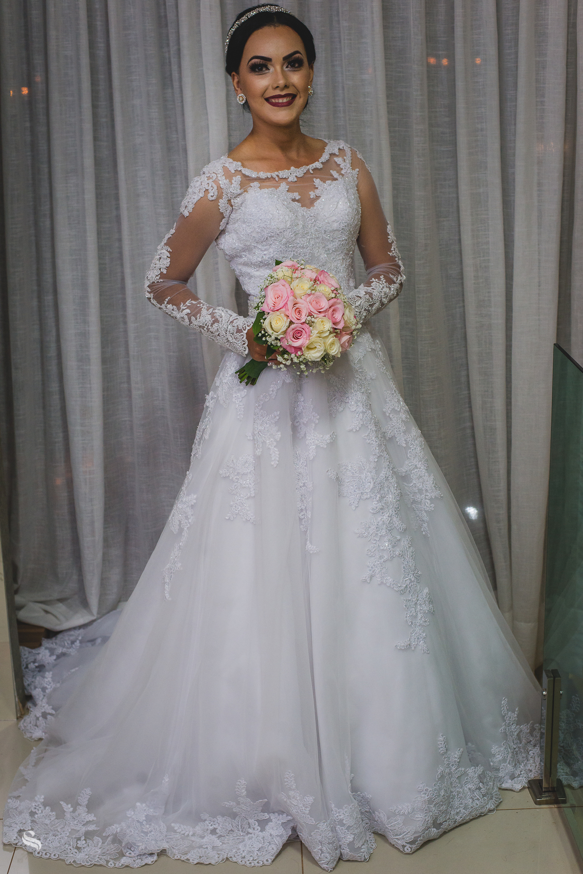 Casamento externo de Thais e João Paulo, realizado na igreja Familia em Cristo, por Sergio Simões fotógrafo de Rondonópolis, Mato Grosso e região.