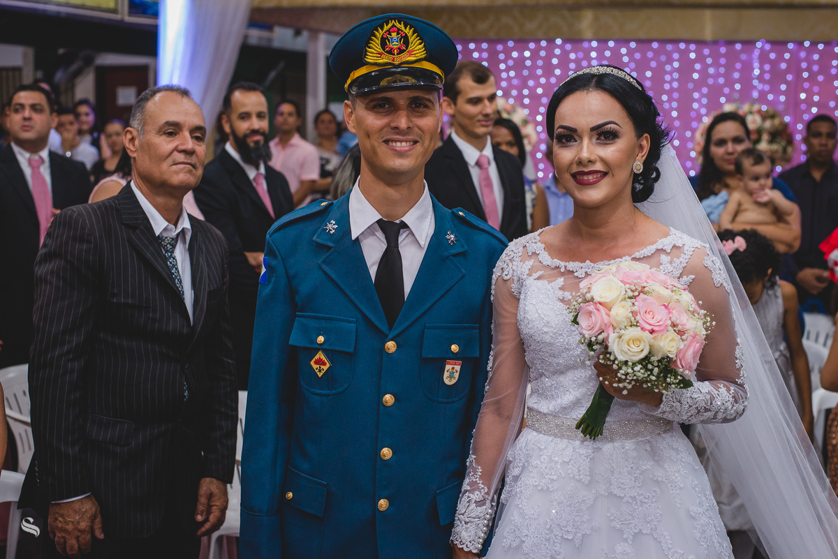 Casamento externo de Thais e João Paulo, realizado na igreja Familia em Cristo, por Sergio Simões fotógrafo de Rondonópolis, Mato Grosso e região.