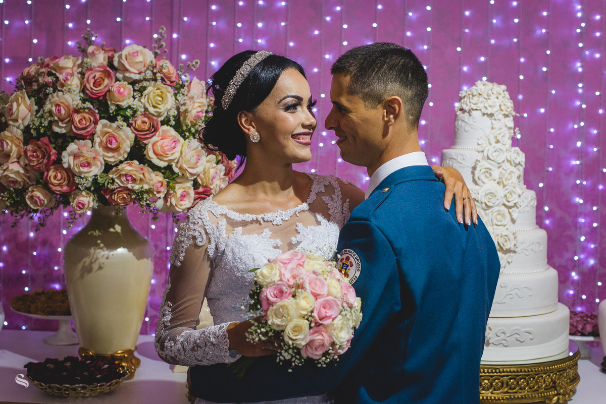 Casamento externo de Thais e João Paulo, realizado na igreja Familia em Cristo, por Sergio Simões fotógrafo de Rondonópolis, Mato Grosso e região.