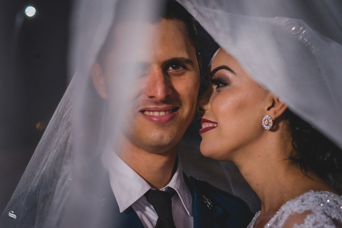 Casamento externo de Thais e João Paulo, realizado na igreja Familia em Cristo, por Sergio Simões fotógrafo de Rondonópolis, Mato Grosso e região.