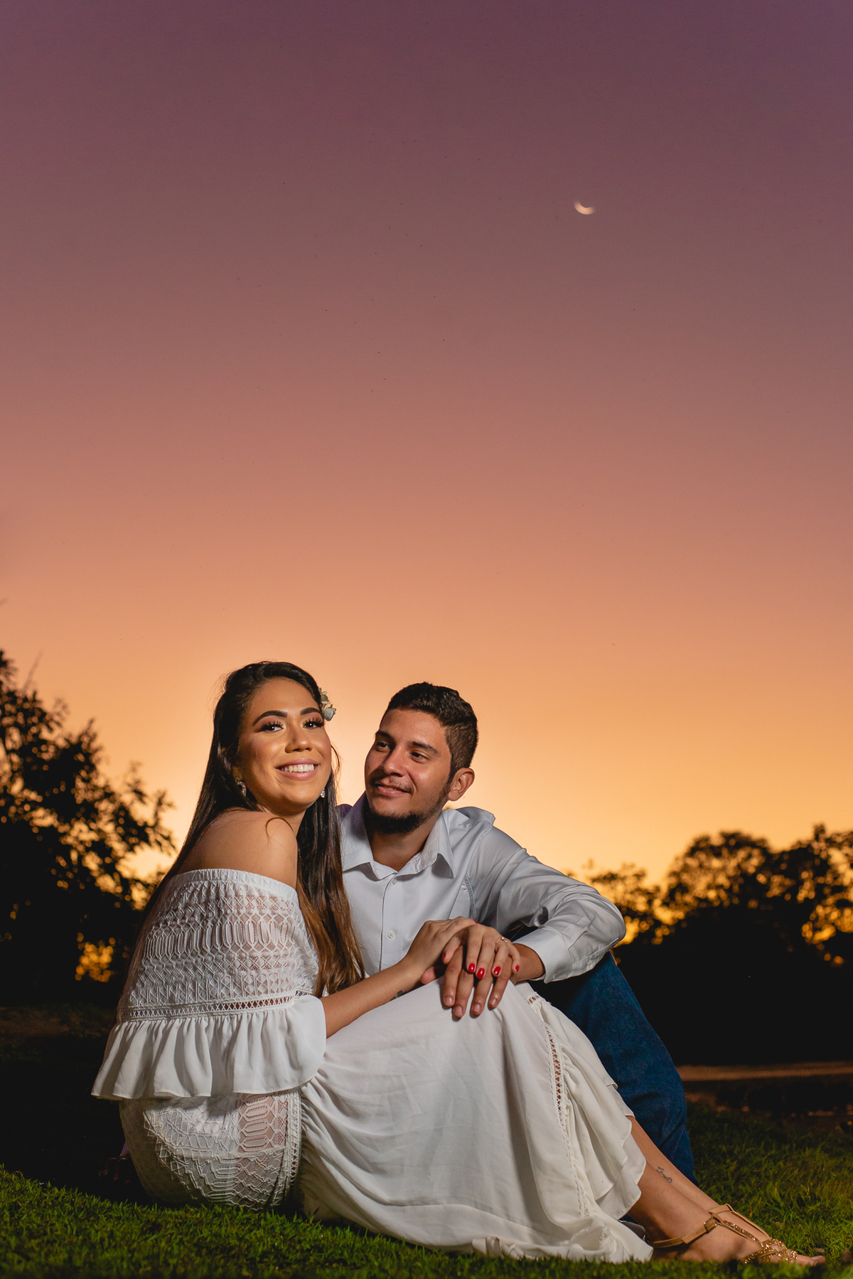 Ensaio de casal pré-wedding de Stefani e Eliezer no Espaço Bem Viver em Rondonópolis, pelo fotografo Sergio Simões