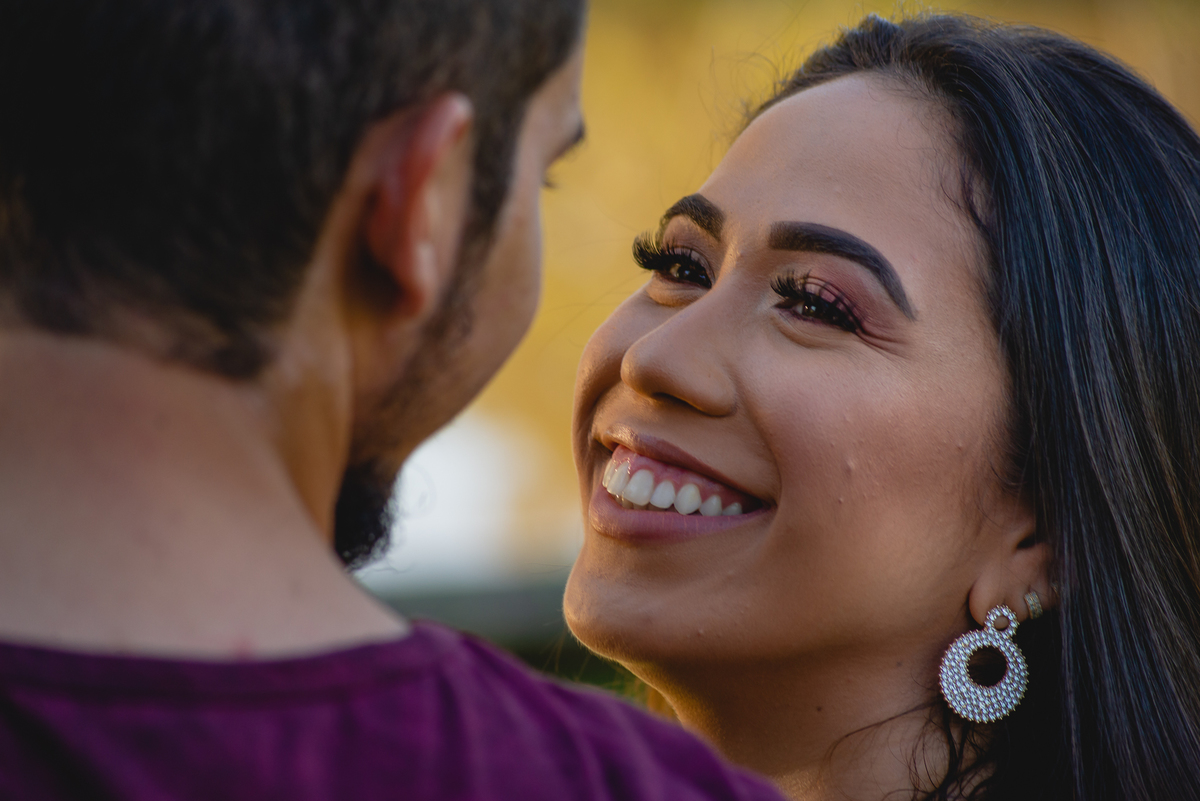 Ensaio de casal pré-wedding de Stefani e Eliezer no Espaço Bem Viver em Rondonópolis, pelo fotografo Sergio Simões