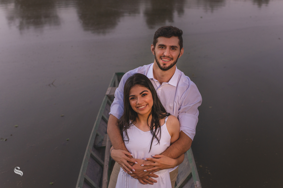Ensaio de casal pré-wedding de Deborah e Mauricio no Espaço Bem Viver em Rondonópolis, pelo fotografo Sergio Simões 