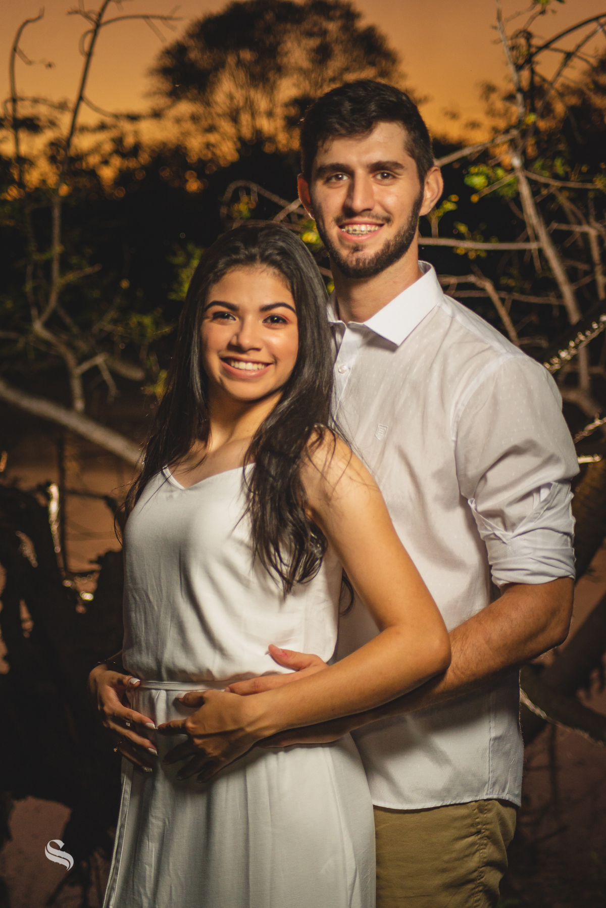 Ensaio de casal pré-wedding de Deborah e Mauricio no Espaço Bem Viver em Rondonópolis, pelo fotografo Sergio Simões 