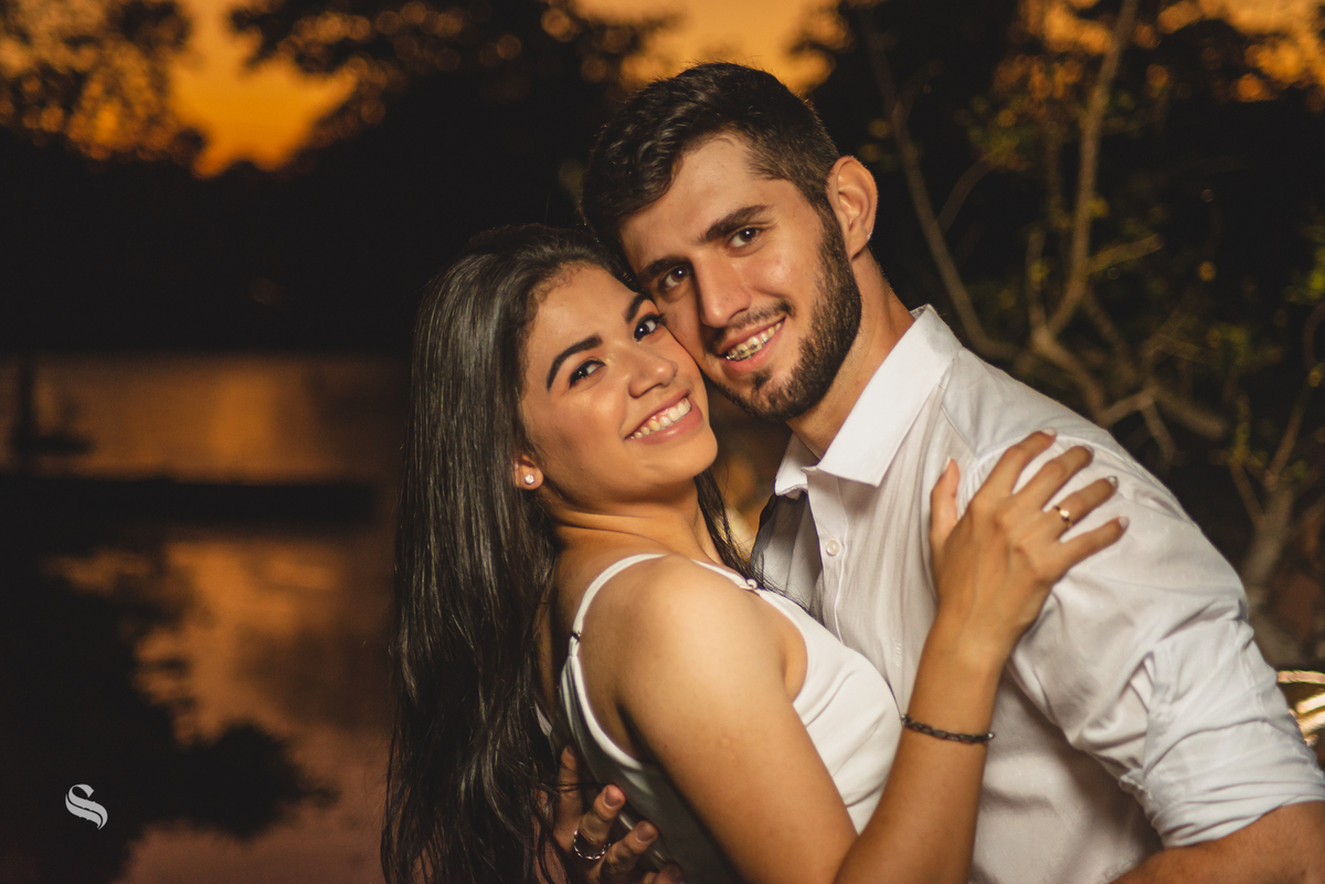 Ensaio de casal pré-wedding de Deborah e Mauricio no Espaço Bem Viver em Rondonópolis, pelo fotografo Sergio Simões 