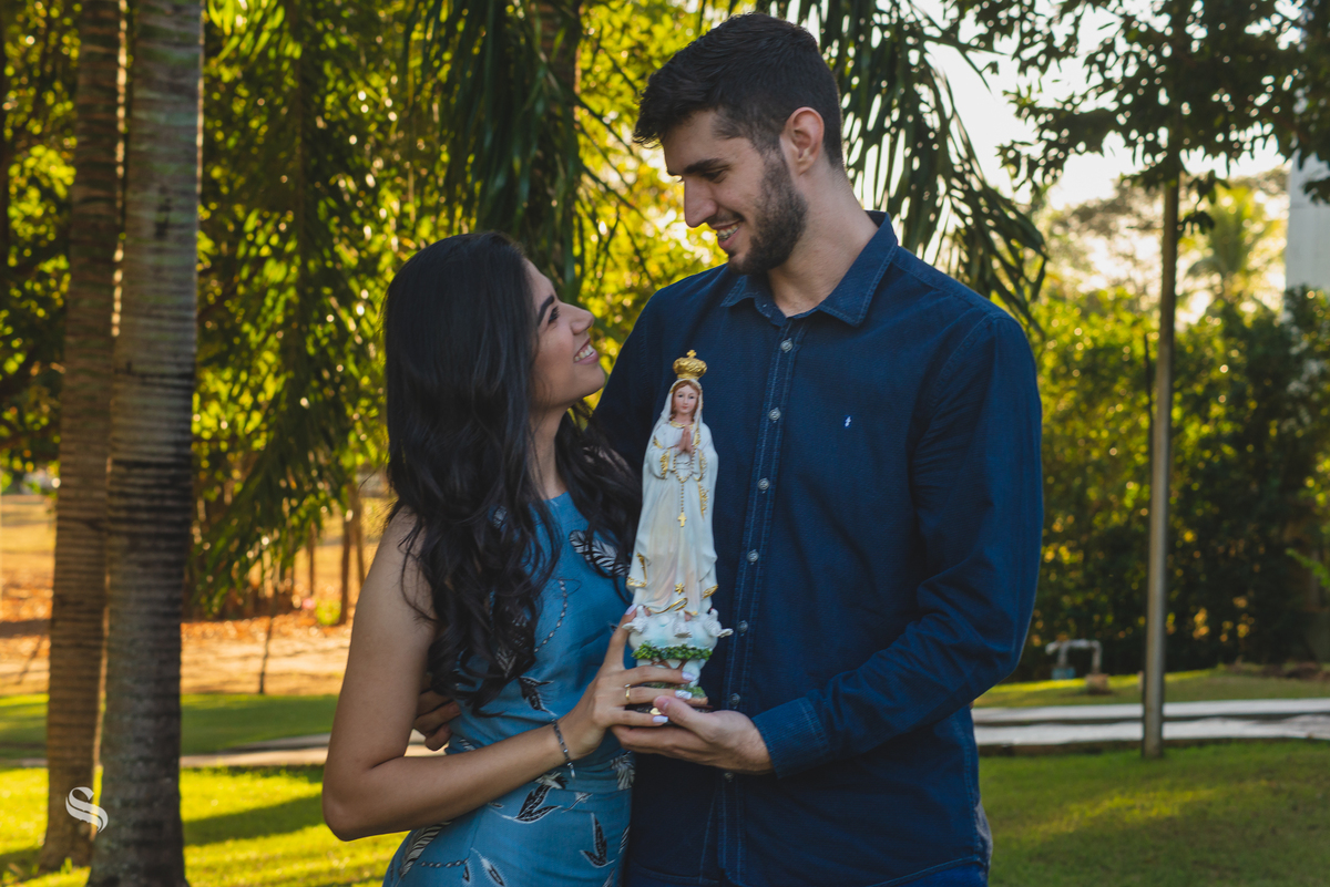 Ensaio de casal pré-wedding de Deborah e Mauricio no Espaço Bem Viver em Rondonópolis, pelo fotografo Sergio Simões 