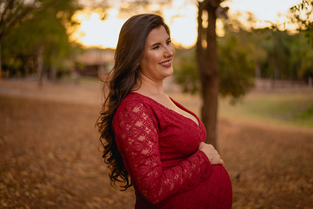 Ensaio de gestante, da Alessandra Lins, esposa do psicologo Alisson Lins, trabalho de fotografia realizado no Espaço Bem Viver na cidade de Rondonopoilis, Mato Grosso, pelo fotografo Sergio Simões Fotografia.