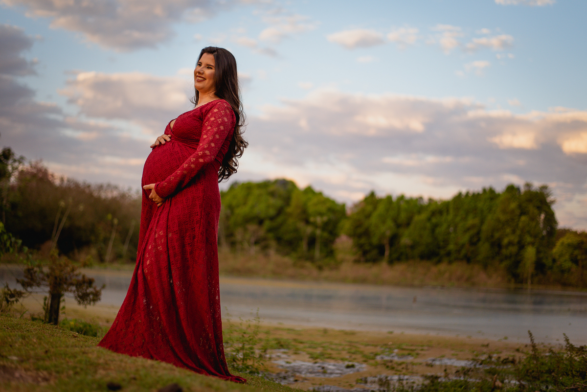 Ensaio de gestante, da Alessandra Lins, esposa do psicologo Alisson Lins, trabalho de fotografia realizado no Espaço Bem Viver na cidade de Rondonopoilis, Mato Grosso, pelo fotografo Sergio Simões Fotografia.