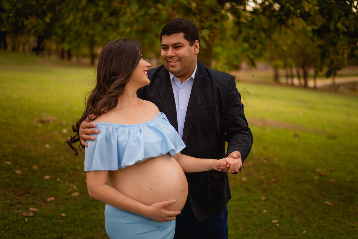 Ensaio de gestante, da Alessandra Lins, esposa do psicologo Alisson Lins, trabalho de fotografia realizado no Espaço Bem Viver na cidade de Rondonopoilis, Mato Grosso, pelo fotografo Sergio Simões Fotografia.